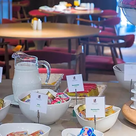 Goya Hotel 4*